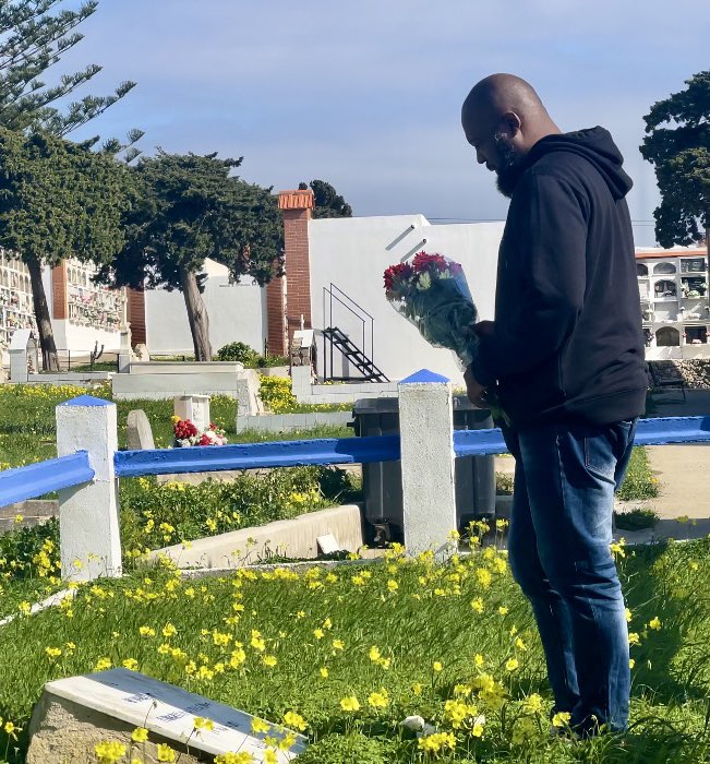 ikennaebue's tweet photo. Today has been a heavy day 4 me as I continue research &amp; dev for Finding El Dorado, I visited one of the numerous unidentified mass graves of migrants who lost their lives trying to escape poverty and economic hardships and in search of a better life for them and their families https://t.co/fHzLAknHJG