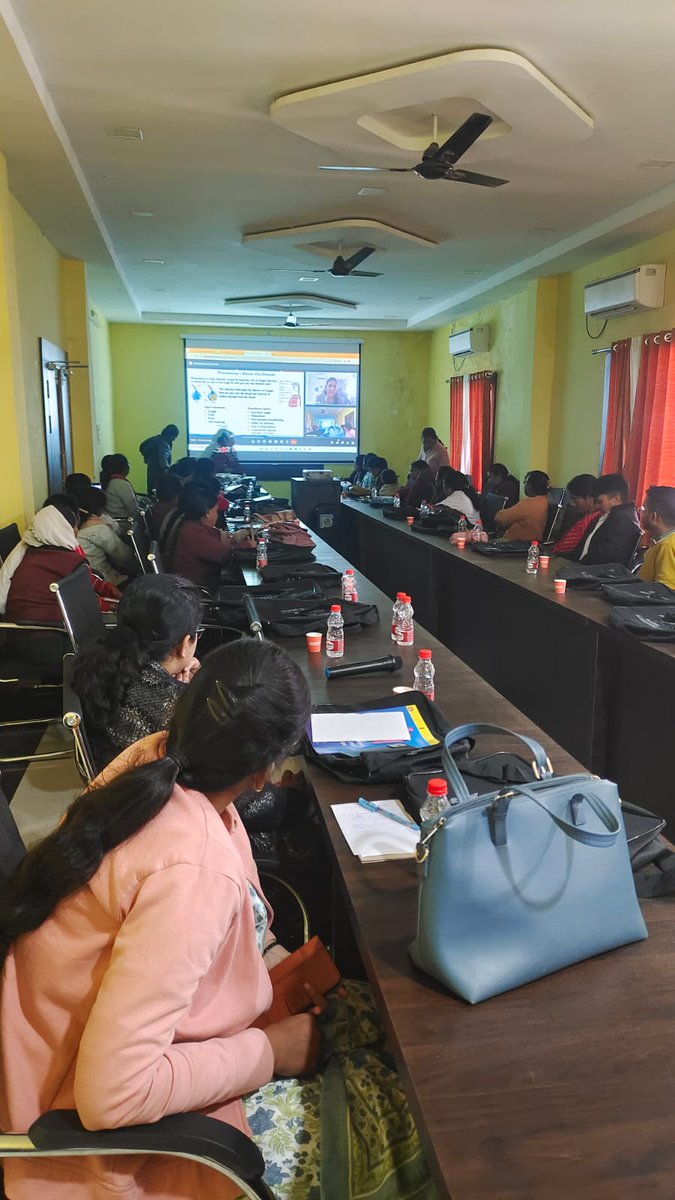 Building expertise in #Chhattisgarh! #NISHTHA facilitated a one-day orientation for 40 #healthcareproviders in #Surjapur district, including ANMs, MPWs, staff nurses, focusing on the #SAANS campaign. Strengthening the foundation of healthcare for a healthier tomorrow!