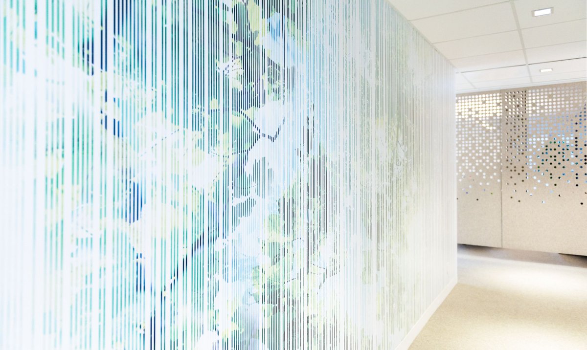 EntroCom's tweet photo. Click through the album to explore @MunichRe's Toronto office revitalization, designed to foster greater collaboration & creativity! Together with @SGHDP, Entro created an #environmentalgraphics program which supported this strategy. More: https://t.co/FUXAVyOCHt #placemaking https://t.co/fEtZcvSVqC