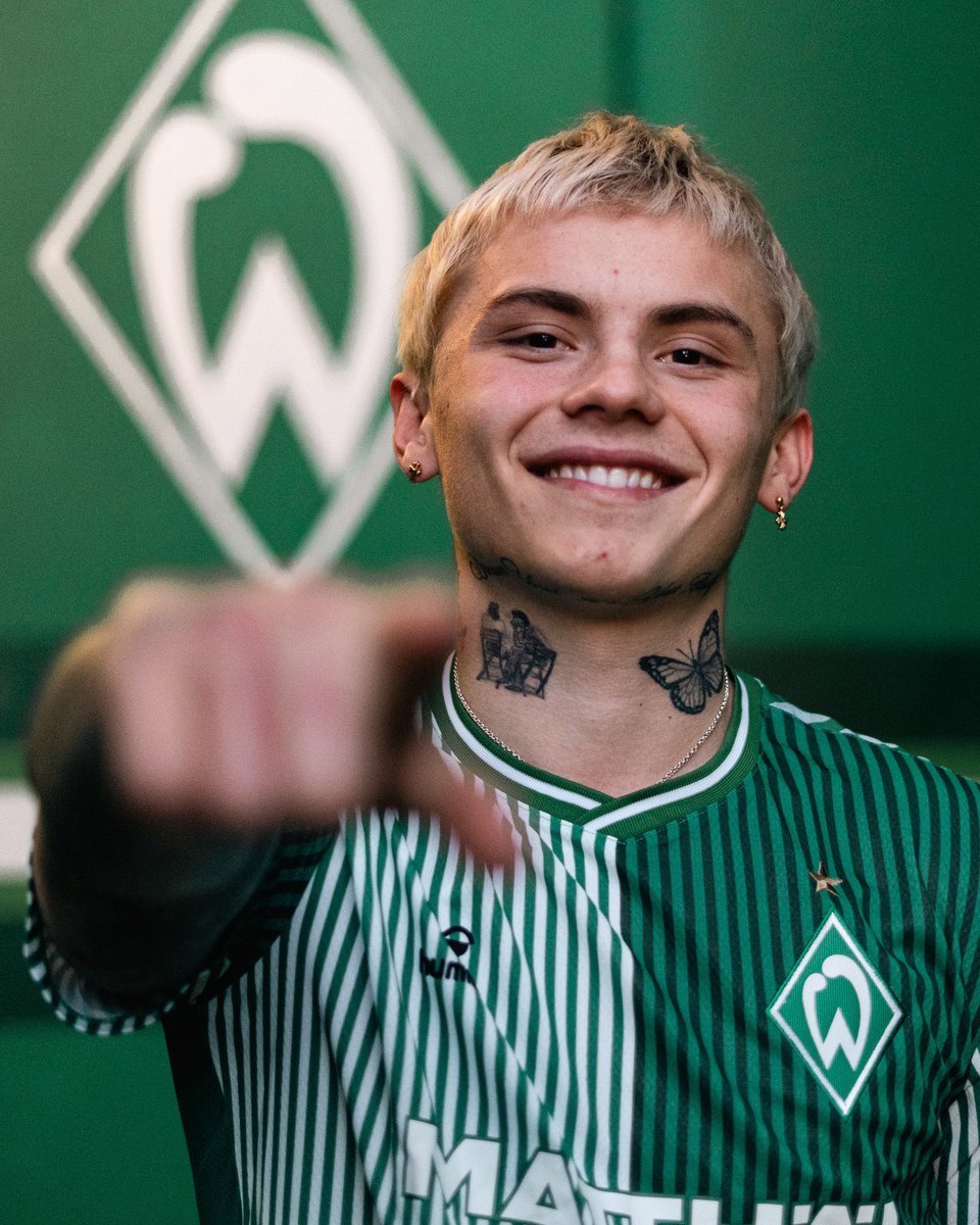 FabrizioRomano's tweet photo. 🚨🟢 Official: Isak Hansen-Aaroen is signing for Werder Bremen on a permanent deal. https://t.co/F2WRuE7s0C