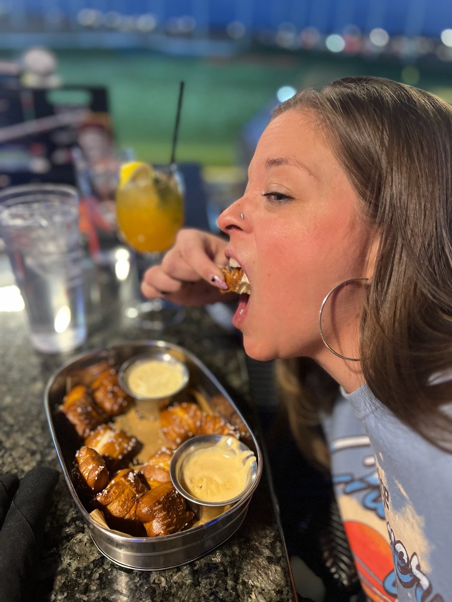 CuteYetClumsy22's tweet photo. I love food hahaha #ilovefood #getinmybelly #watchmeeat https://t.co/peTsWZgi5R