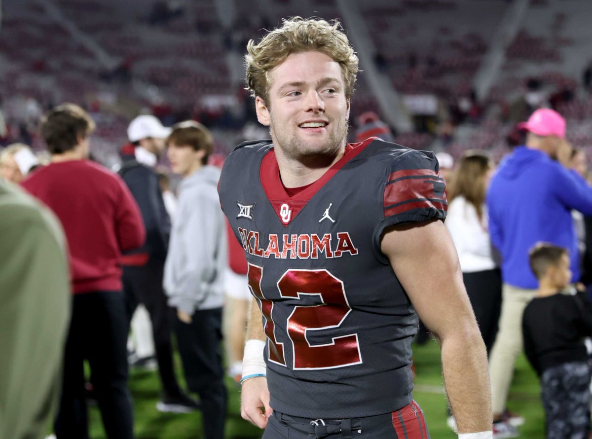 Tonight, our own Burlsworth Trophy Finalist, Drake Stoops, takes the field again in the 2024 East-West Shrine Bowl! The Burlsworth Family can't wait to watch you, @Drake_Stoops! How to watch: 🔗: shorturl.at/josBG