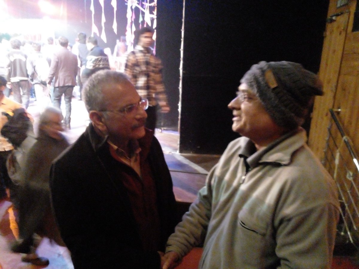 Chander98007032's tweet photo. Nice meeting with #pavanmalhotra at #tagoretheatre #chandigarh 
#chandermohan https://t.co/inrXeuzLbb