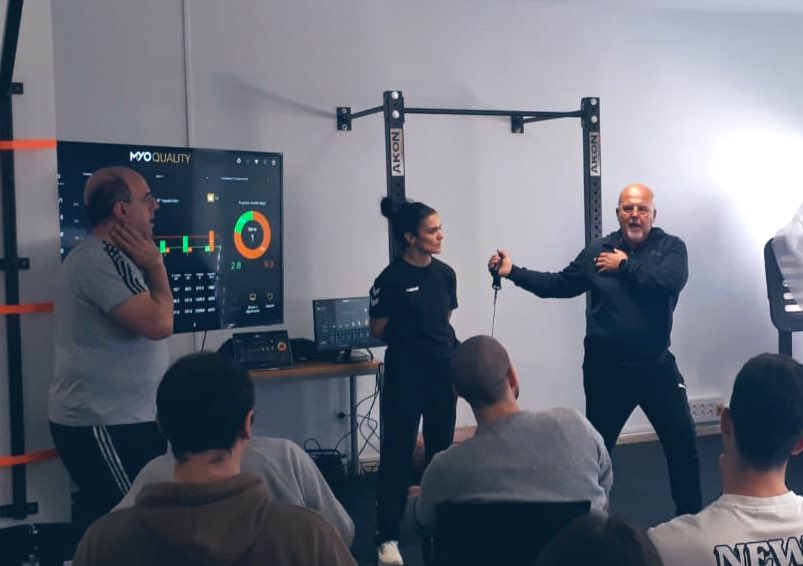 Un lujo tener con nosotros en el INEFC de Lleida a mis amigos Luja y Ignacio Chirosa compartiendo sabiduría en la Evaluación y entrenamiento de la fuerza muscular mediante dispositivos de resistencia motorizada guiada con el MYOQUALITY SOLUTIONS SL
<a href="/Fac_Deporte_UGR/">Ciencias Deporte UGR</a> 
<a href="/idafisad642/">IDAFISAD642</a>