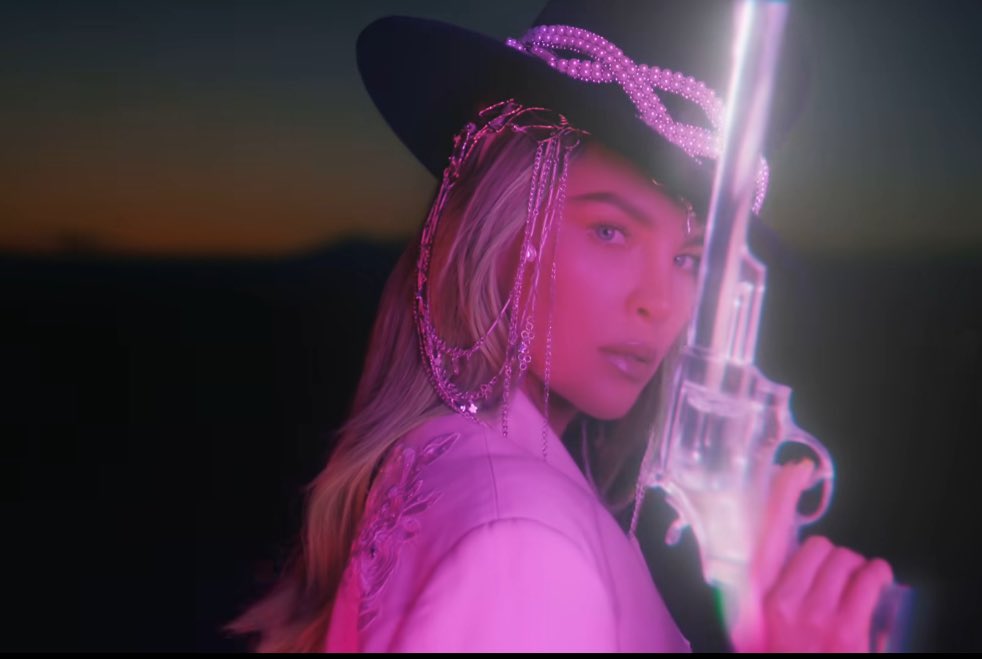 DInfartaaa's tweet image. Siempre latina!

#Belinda a 12 horas de lanzar el #videomusical #cactus este 2024 ella se convierte en el debut #femeninolatino mas grande en #youtube 
💥💥💥💥🌵🌵🌵🌵
#deinfartaaa #deinfartaaanews