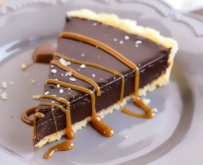 Decadent Dark Chocolate Ganache Tart 😋
Happy Dark Chocolate Day!
#DarkChocolateDay #recipe livforcake.com/dark-chocolate…