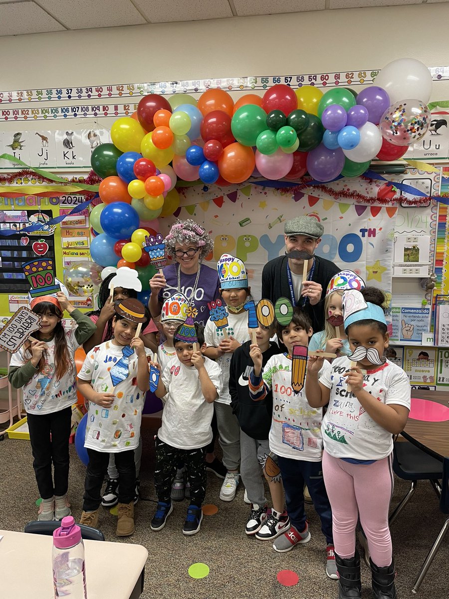 Elizabeth Russell tweet media