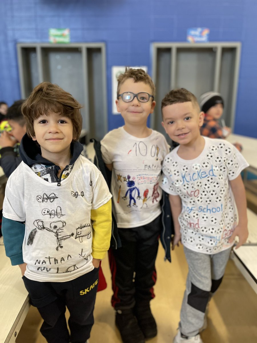 Elizabeth Russell tweet media