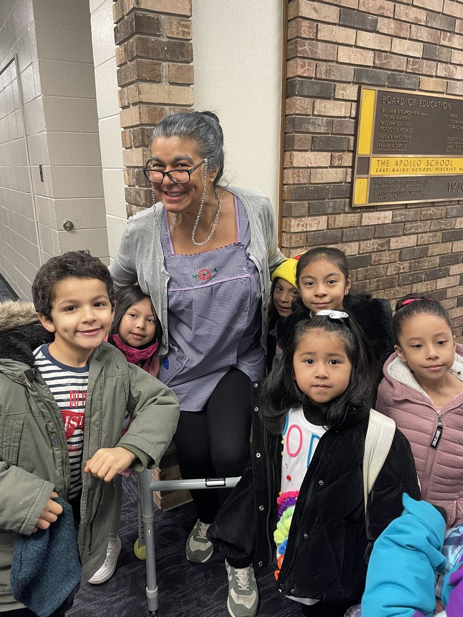 Elizabeth Russell tweet media