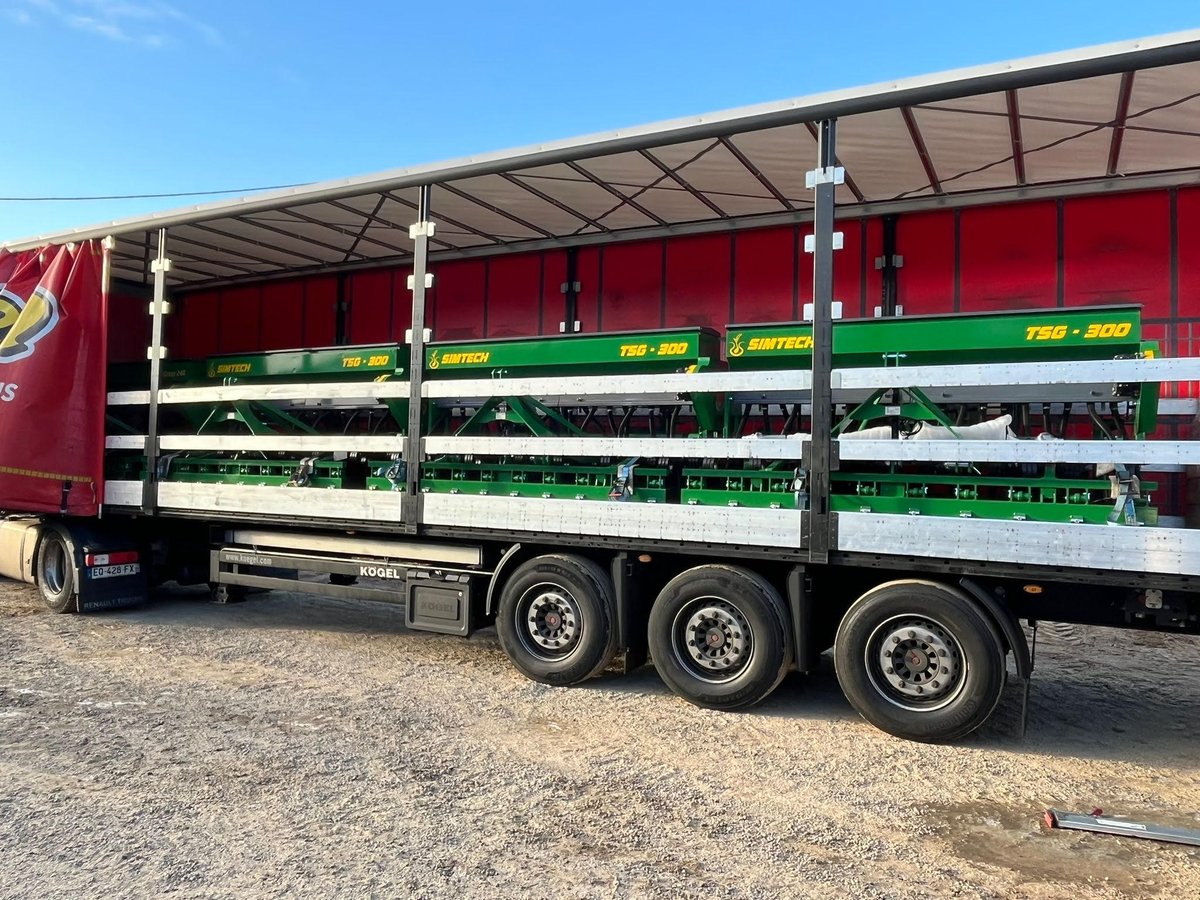 FentechAgri's tweet photo. Four of our grass drills - TSG300 - loaded and ready for journey to Simtech France. 🌾🇫🇷

#drills #agriculture #agriculteurs #agriculturalmachines https://t.co/AFc74562U1