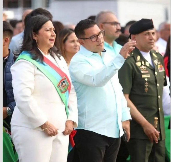 Los concejales y concejalas de Caracas acompañamos a la alcaldesa @carmentmelendezr dónde presento su memoria y cuenta ante la ciudad de Caracas.