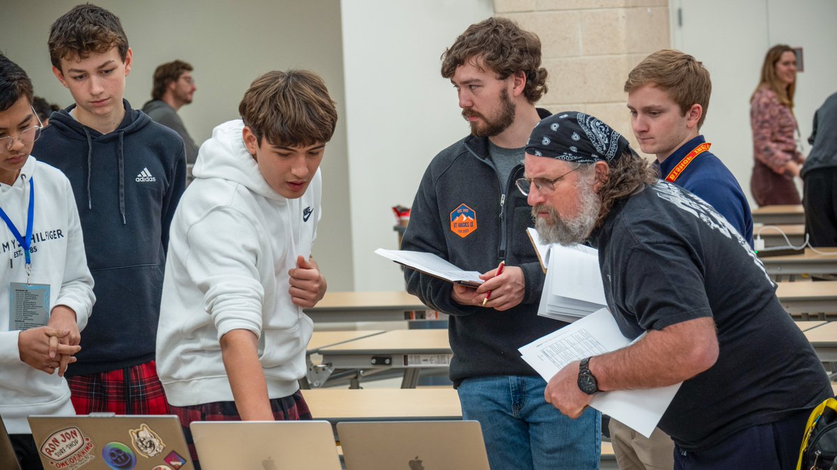 bishopiretonhs's tweet photo. HackBI VII was a huge success this past weekend thanks to the tremendous work of the HackBI team! Smiles were on full display as the team hosted hundreds of high school and middle school students for the annual student-run hackathon. Congrats to the leaders and entire team! https://t.co/5prrwnueuQ
