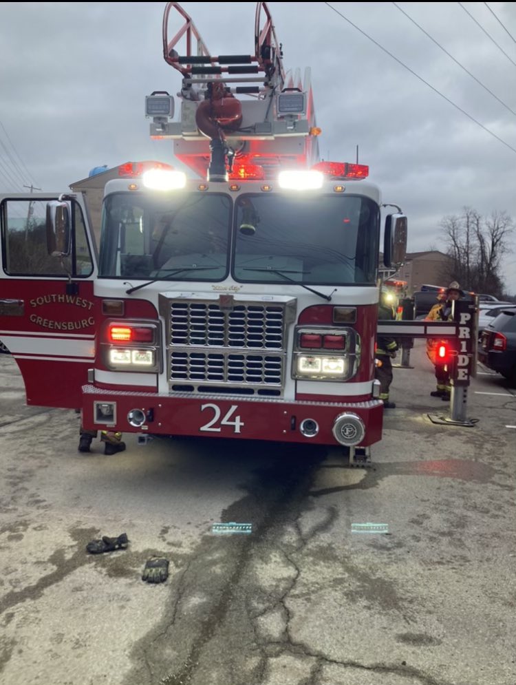 SWGFD24's tweet image. 24 Truck operated at an apartment fire this morning at the Hempfield Heights apt’s in Hempfield Twp.   The Truck arrived 1st due along with Greensburg 6.  Truck crew performed the interior truck company duties, The Eng. crew stretched the suppression line off of Truck 24 as well
