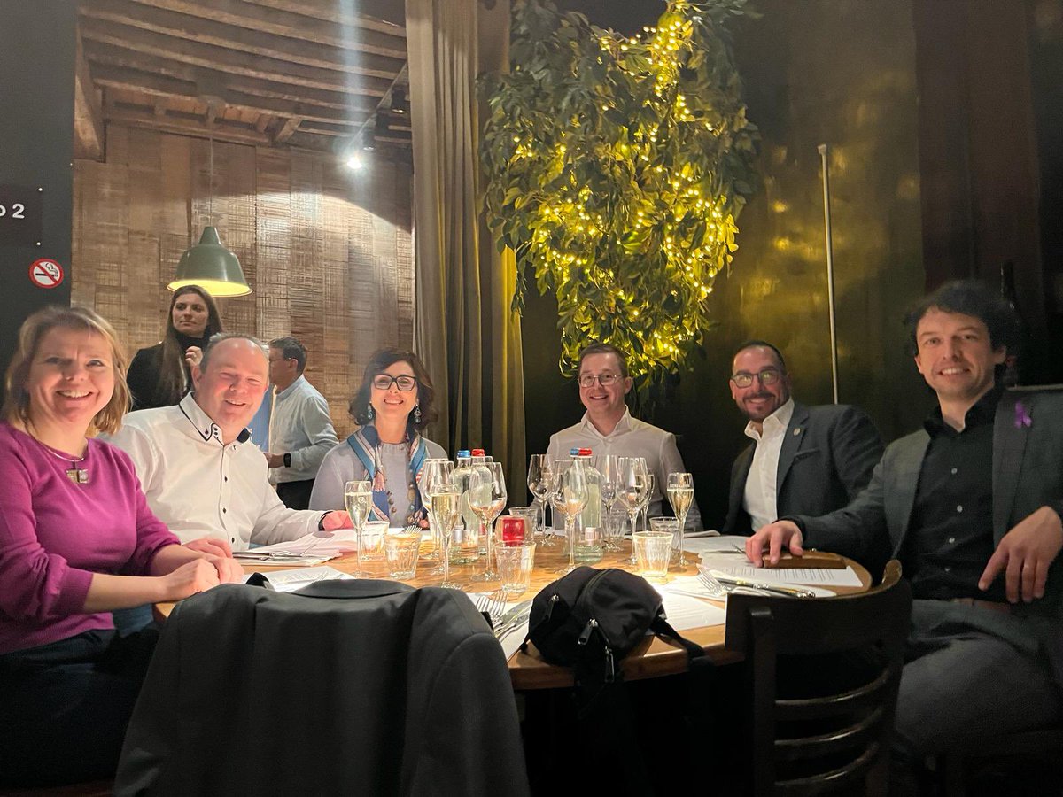Bram Verstockt (@bverstockt) on Twitter photo It was truly a pleasure having <a href="/RPanaccione/">Remo Panaccione, MD, FRCPC</a> and <a href="/MariettaIacucci/">Marietta Iacucci</a> as international guests during the <a href="/birdgroup_be/">Bird Group</a> sessions at the #BelgianWeekOfGastro 2024 in #Antwerp
#combotherapy #AI #histology #precisionmedicine #noveltherapies It was truly a pleasure having <a href="/RPanaccione/">Remo Panaccione, MD, FRCPC</a> and <a href="/MariettaIacucci/">Marietta Iacucci</a> as international guests during the <a href="/birdgroup_be/">Bird Group</a> sessions at the #BelgianWeekOfGastro 2024 in #Antwerp
#combotherapy #AI #histology #precisionmedicine #noveltherapies