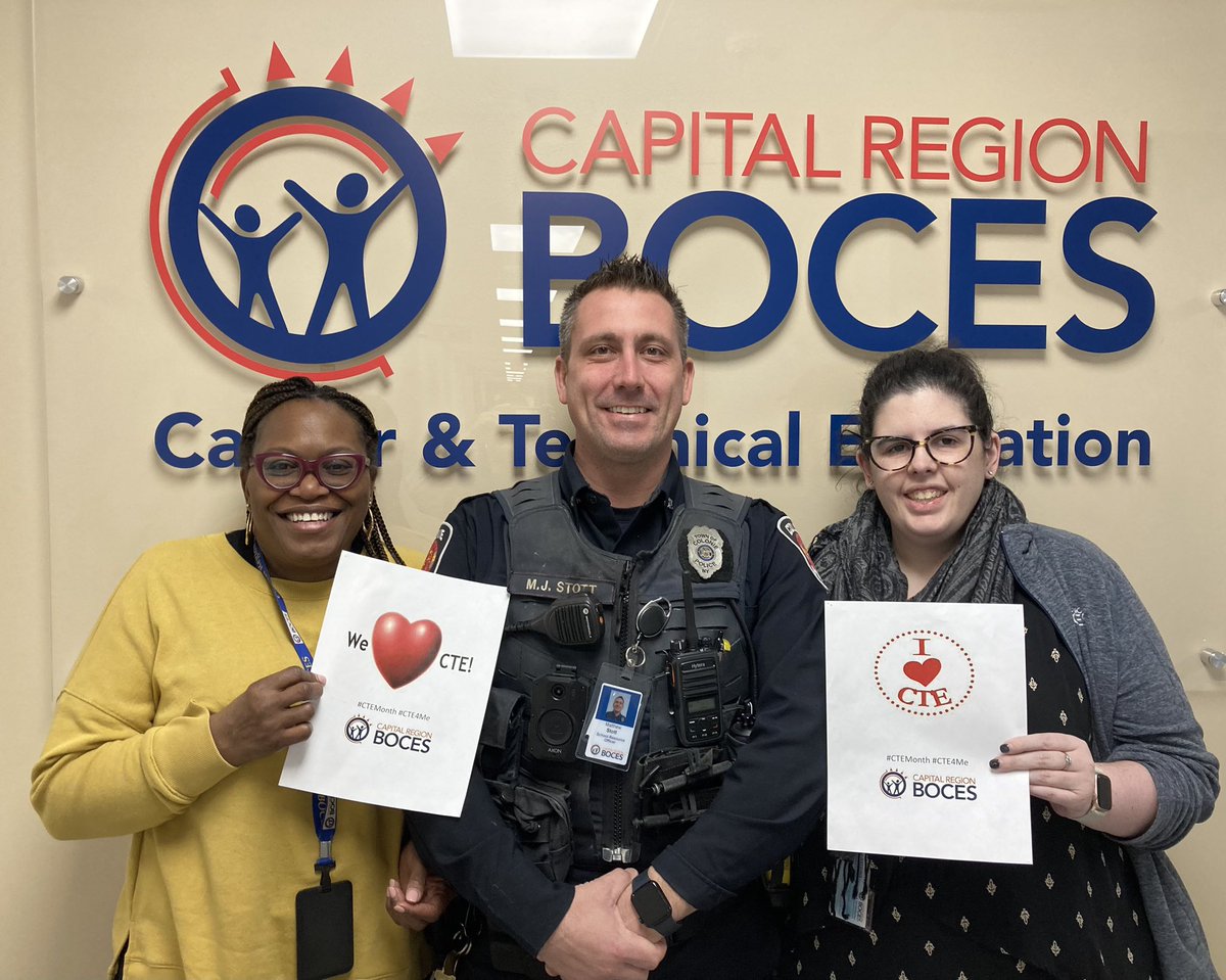 SheletteRPleat's tweet photo. Happy  #NationalCTEMonth from some friends at Albany #CTE 🙌🏽 @CapRegionBOCES @CareerTecTweets https://t.co/xNU5EzaujQ