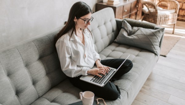 ArdenResourcing's tweet photo. New Web browsers integrate AI into feature list #Ardenresourcing #ai #NewWeb https://t.co/AdHkzhab0O https://t.co/GNKAs1ZBYM