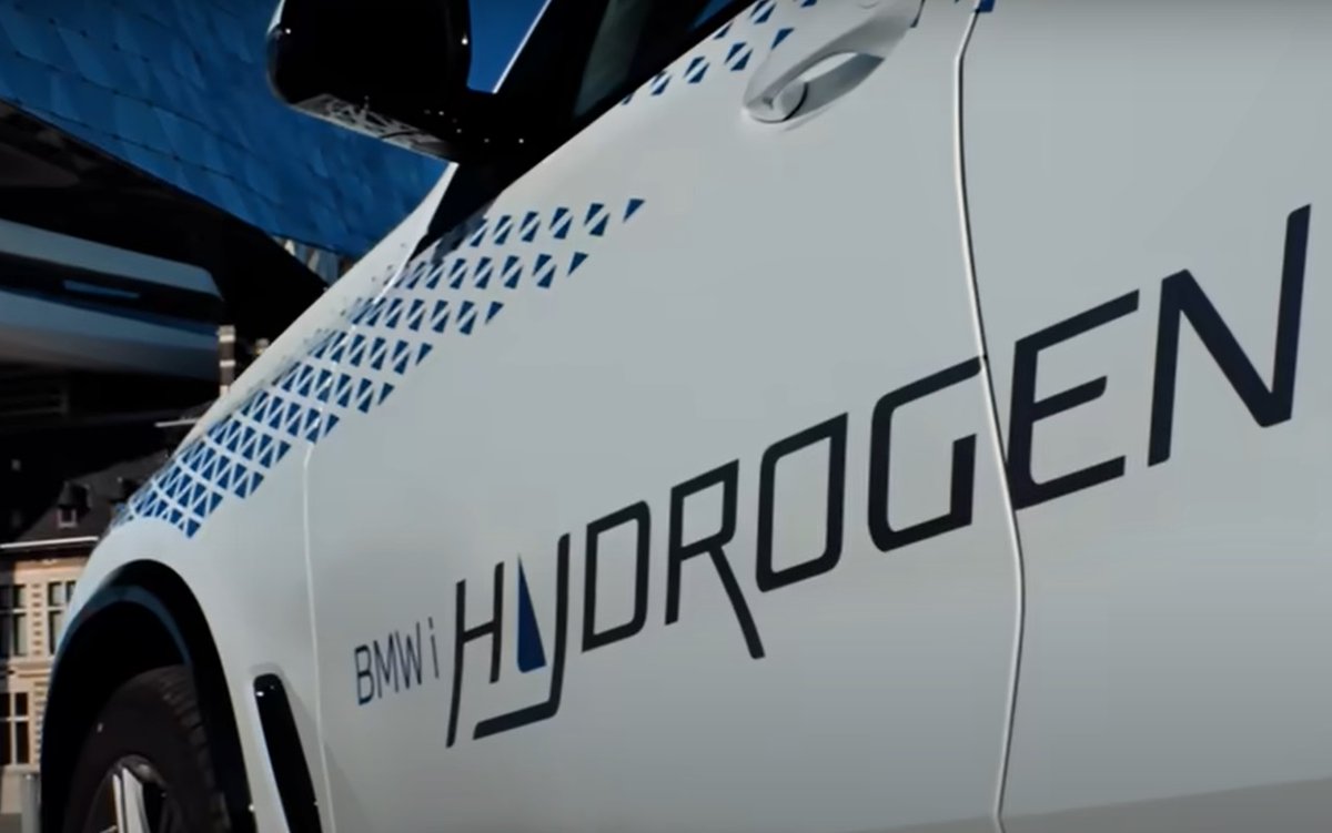 hydrogenfuelnew's tweet photo. BMW is ditching EVs and backing hydrogen engines.
Many believe that passenger hydrogen vehicles face too many challenges to ever reach the...READ More #BMW #hydrogenautoindustry #H2vehicles #hydrogenfuelcellvehicles #iX5hydrogen #hydrogencars

https://t.co/qUs1FGcpAK https://t.co/HcX1k8Pe3y