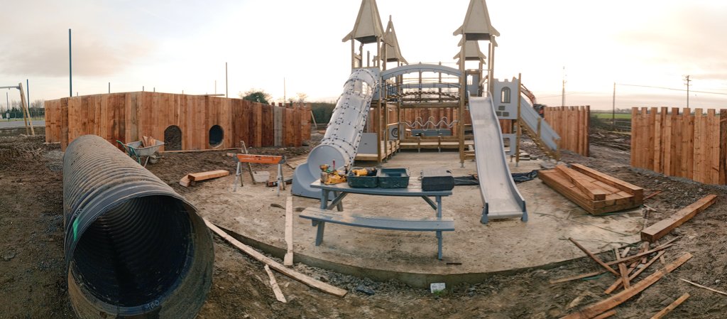kennymick74's tweet photo. What a difference a few days make. The fortress around the castle is looking fantastic &amp; will be great fun for all. I loved the tunnels running under the battlements. Our outdoor hub will be one of the best in Ireland. Please keep supporting the hub. 
https://t.co/q2ttwLpQUA https://t.co/dLMg3u2tJc