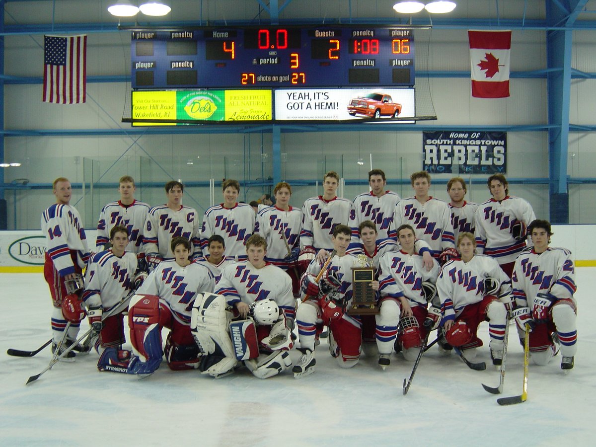 URIBossArena's tweet photo. #tbt to when then RI defending champs Toll Gate took on the then MA D1 champs St. John's at the Boss Ice Arena all the way back in December of 2004! https://t.co/l4M17Dv940