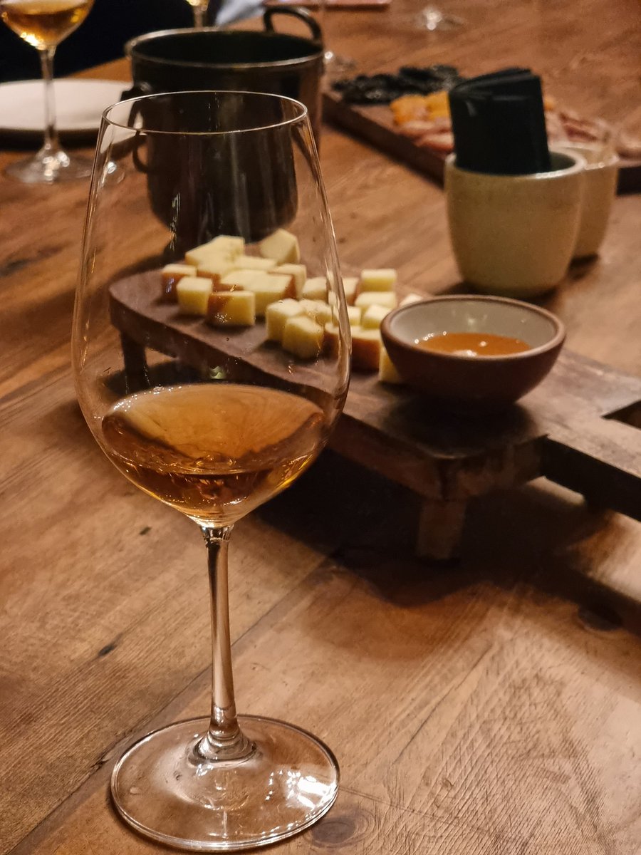 OanaRoua's tweet image. Another day, another wine tasting. This time in the gorgeous Archive restaurant, inside the Wine Museum of Tbilisi. 
#georgiatravelmoments #traverse24 #traverseingeorgia