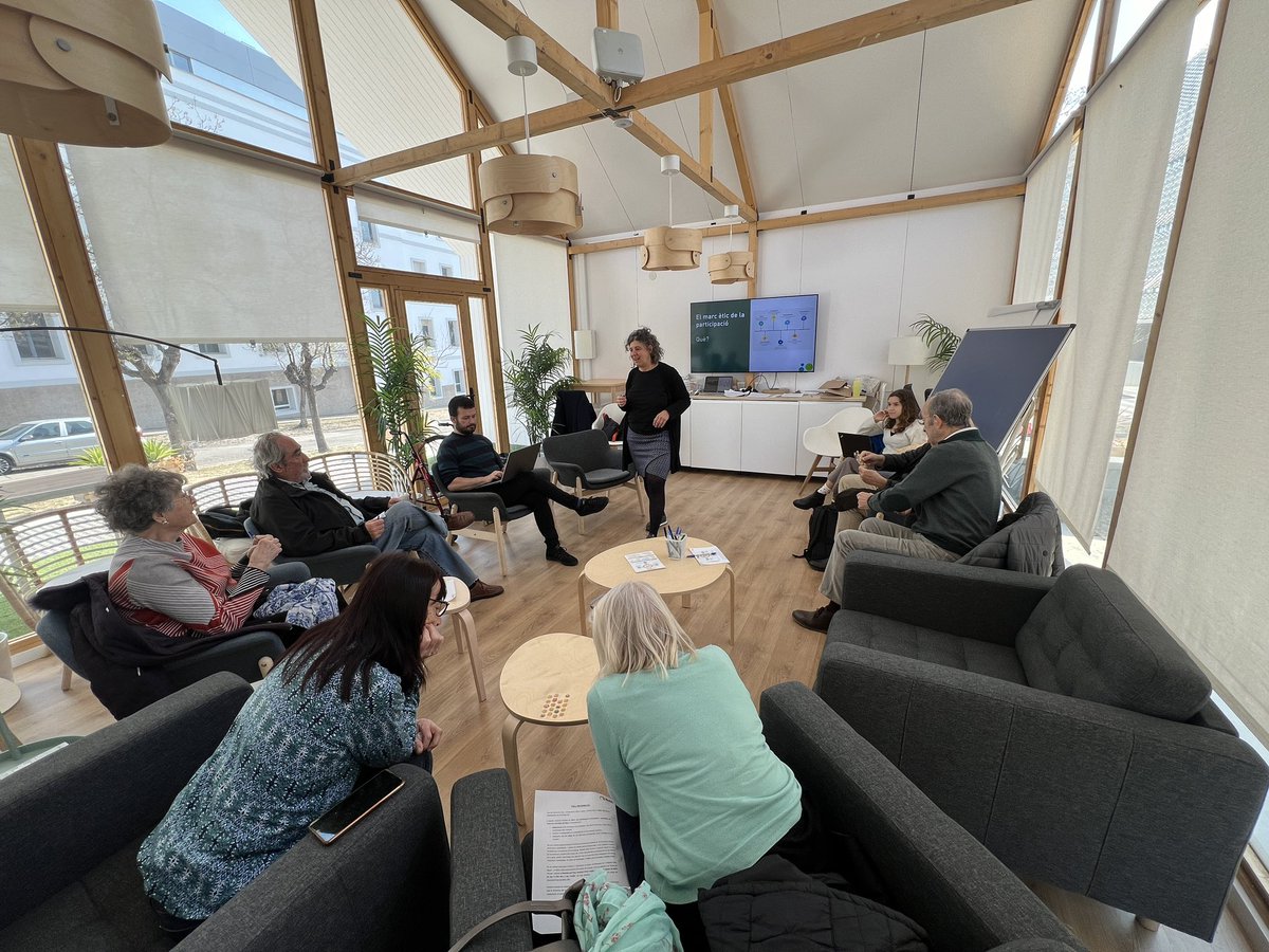 Seguim amb els Aperitius dels dijous! Avui tanquem la temàtica del Marc Ètic 📝
Moltes gràcies a tots els participants!! 👥

#etica #aging #livinglab