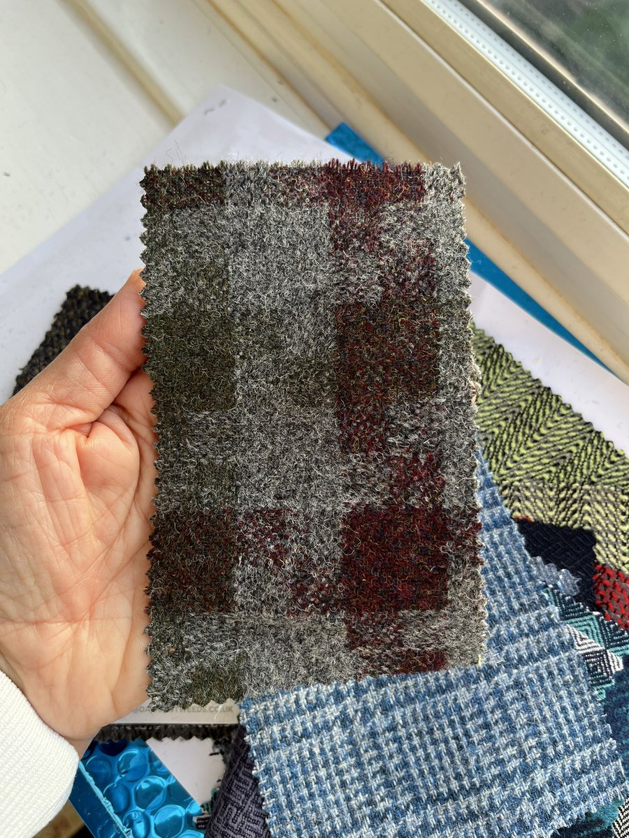 kongroove's tweet photo. Lumatwill light reflective, techno-tweed fabrics turned out to be much better in real life. The fabric swatches I ordered from @dashingtweeds just came by the post. I can’t wait to use them in my future sewing projects. It’s a joy to handle and tailor wool fabrics 😍 #lumatwill https://t.co/0aIPqLjjWz
