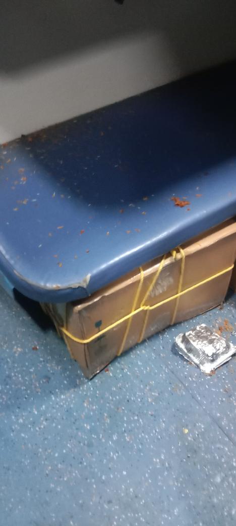 KrishYoganandan's tweet photo. PNR-8112832690
Trn:16339  cleaning required @Central_Railway @RPFCR @drmmumbaicr @drmpune https://t.co/MI0KhyHEY3