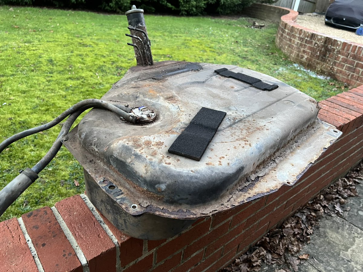 Refinished the sad looking fuel tank too