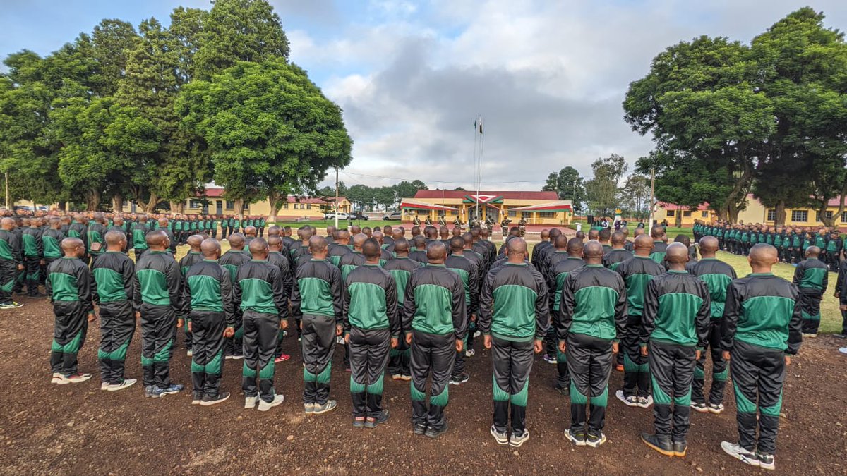 L’École des Cadres de Service Civique appelée « ENSOA » ou École Nationale des Sous-officiers de l’Armée de nos jours, fête aujourd’hui son 61ème anniversaire. Ce moment mémorable coïncide avec la journée des Sous-Officiers célébrée chaque année à Madagascar 🇲🇬 le 1er Février.