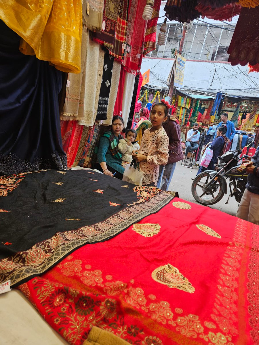 isanjaytrivedi's tweet image. आज दिनांक - 01/02/2024 को &quot;रीना सिंह&quot; जी की सिसामऊ बाज़ार में खोई हुई बेटी &quot;मीठी&quot; अनाउसमेंट सिस्टम की मदद से उन्हें धुंडवाकर वापिस की गई।🙏🌹

@uppolice @CommissionerKnp @DMKanpur @dgpup
@kanpurnagarpol

#LostChild #HelpFindThem #MissingChild #CommunityAlert #BringThemHome