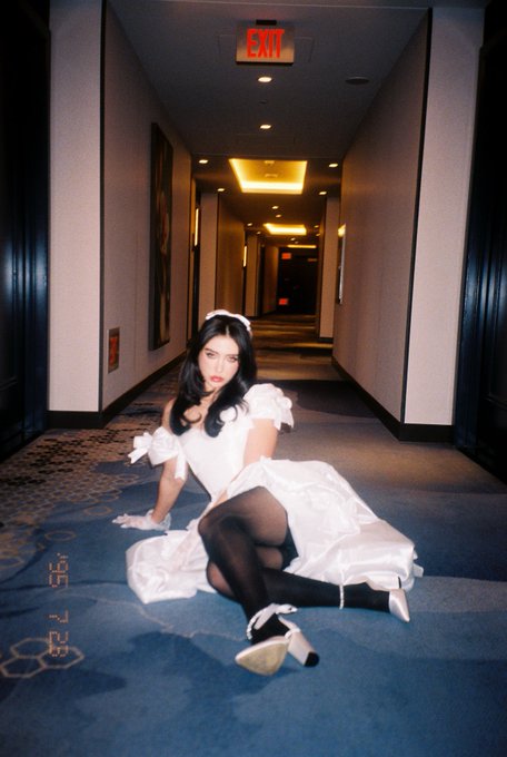 no husband? no problem! I&rsquo;d love to be a bride for the aesthetic ✨ https://t.co/86MOXq3FD8<a href="/tag/420day"class="tags"><span>#420day</span></a>