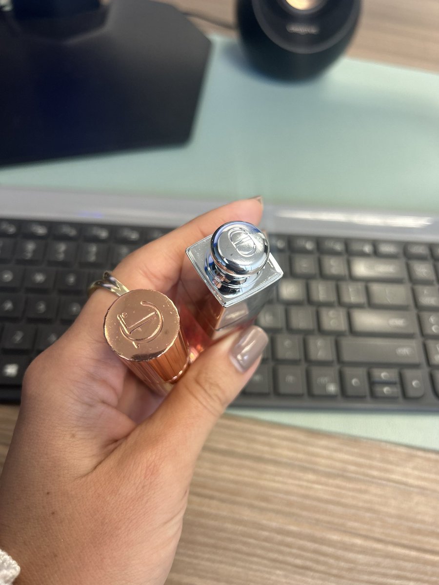 alexroxuuu's tweet photo. The hot girl lip combo 💅 https://t.co/3ar7SdbgfE