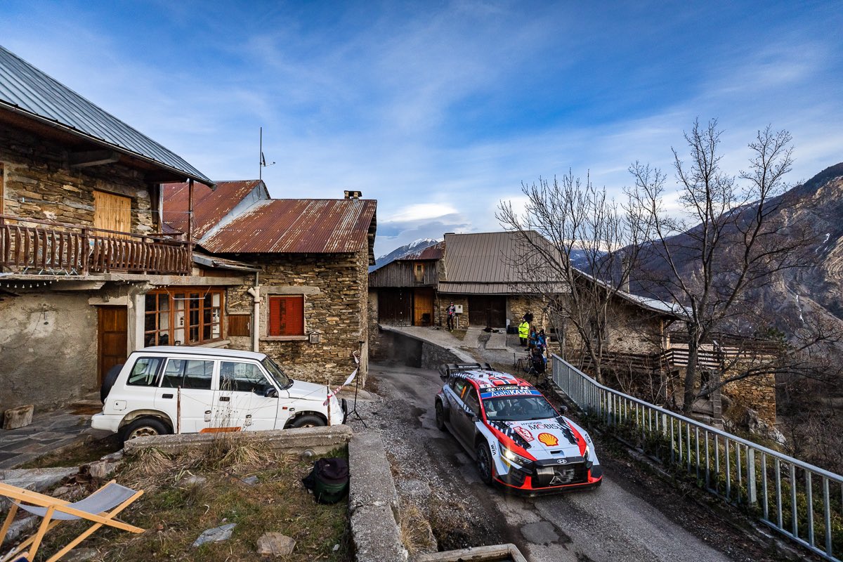 NikosKatikis's tweet photo. Et voilà… some frames from the first round of WRC, the legendary Rally Monte Carlo.
As always I tried to capture not only the pure action but also the ambience of the whole event!
See you in two weeks time in Sweden!
#rallypixels #wrc #canon https://t.co/77NGillqQX