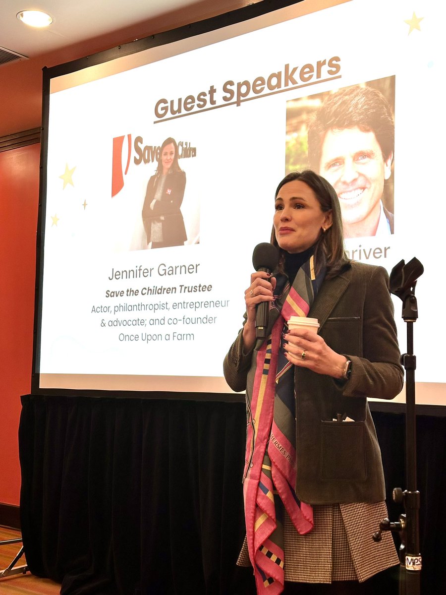 Thank you to Jennifer Garner for speaking at Child Care Lobby Day in support of child care workers in NM! Our child care workers deserve a wage and career ladder that ensures they are paid fairly for helping our children succeed and thrive. #nmpol #nmleg