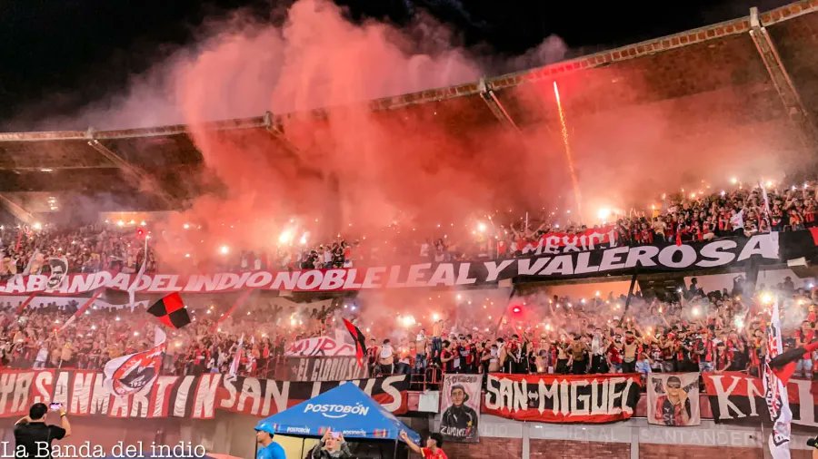 renzomoralesdia's tweet photo. El Dueño // La hinchada https://t.co/sgJ2k4dBqK