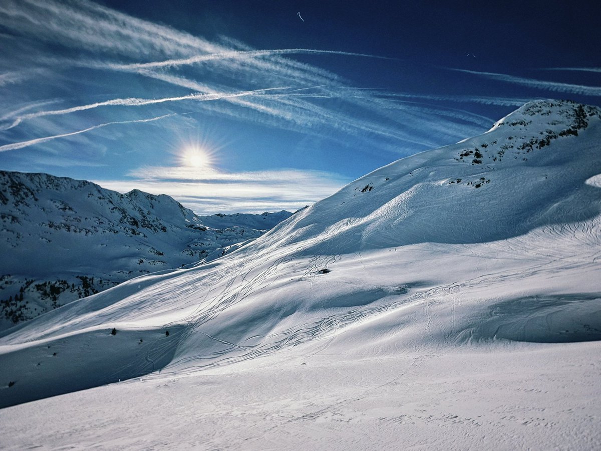 butrinty's tweet photo. Austrian Alps 🎿 https://t.co/TkmnhGMBvr