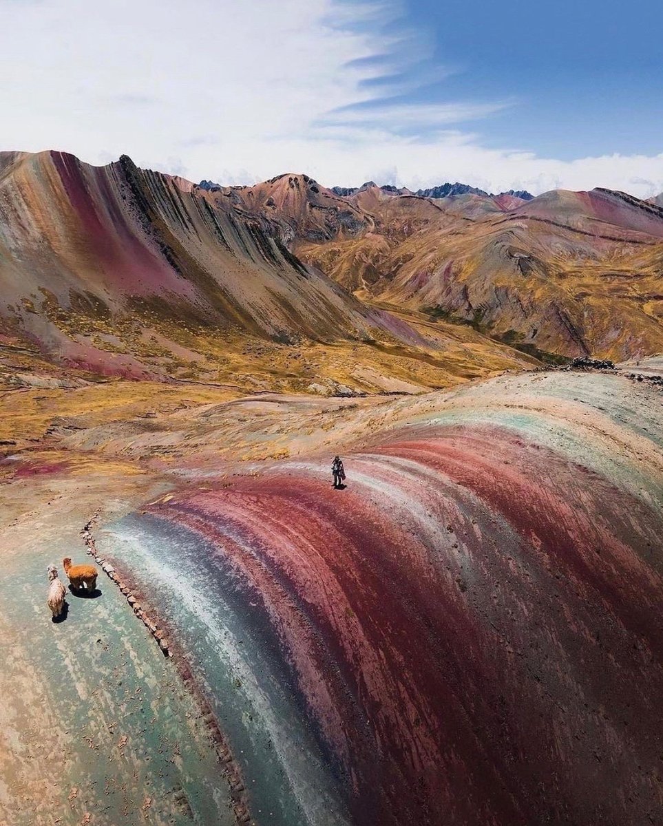 BackpackerGuru_'s tweet photo. Palccoyo Rainbow Mountain - have you heard of this Peruvian gem?♦️
•
📸: @jumpingplaces & @welcometoelmundo (IG)
•
•
•
#perutravel #peru #palccoyo #travel #photography #traveltips #traveling #nature #backpacking #beauty #travellife #backpacktravel #backpackerguru https://t.co/RXEMYfdDcG
