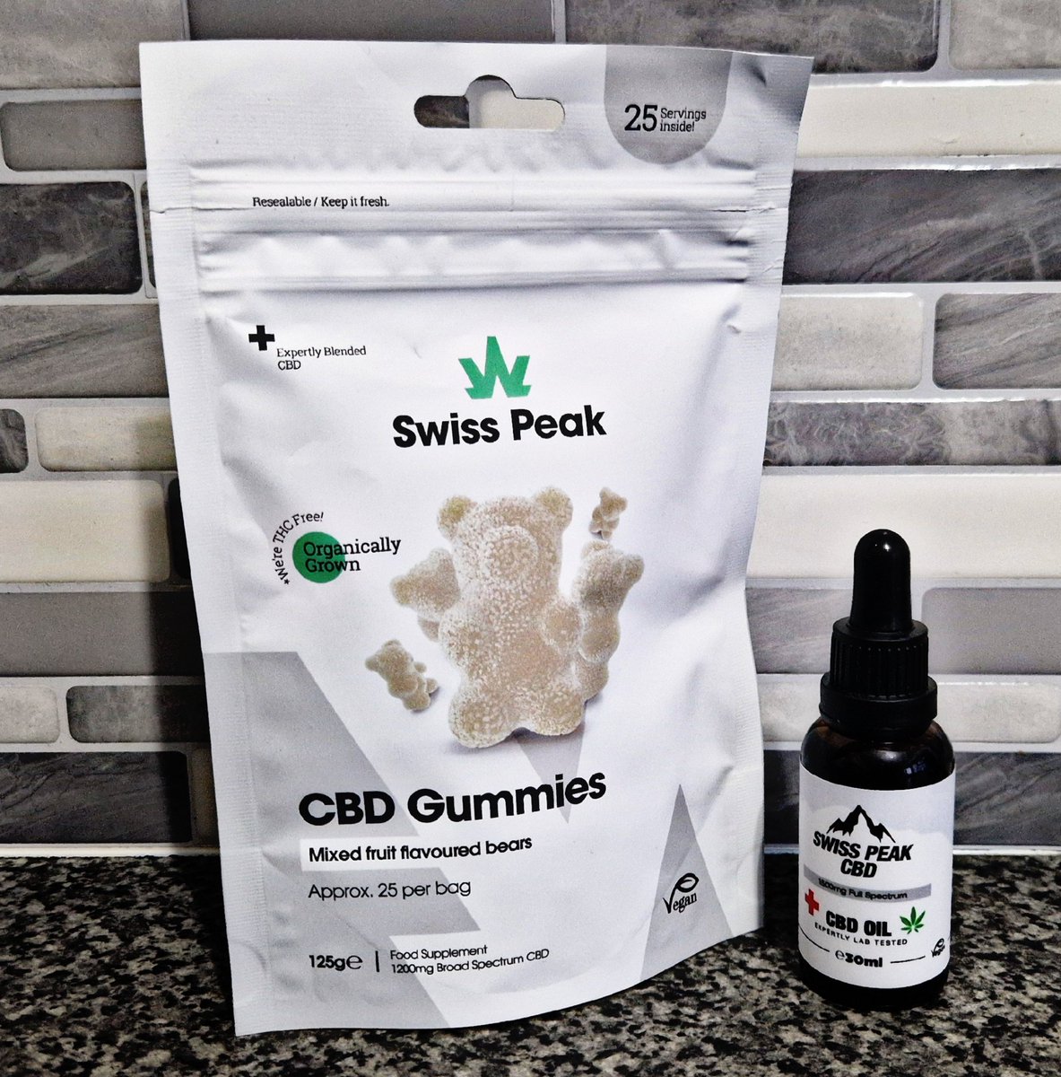 Nice little delivery from @swisspeakcbd 
Swiss Peak have a fantastic range of CBD products, from oils to balms, edibles to rubs.
Check them out at
swisspeakcbd.com/?ref=IVFVj2Qzn…
And use code ' GLYN40 ' for 40% off.
