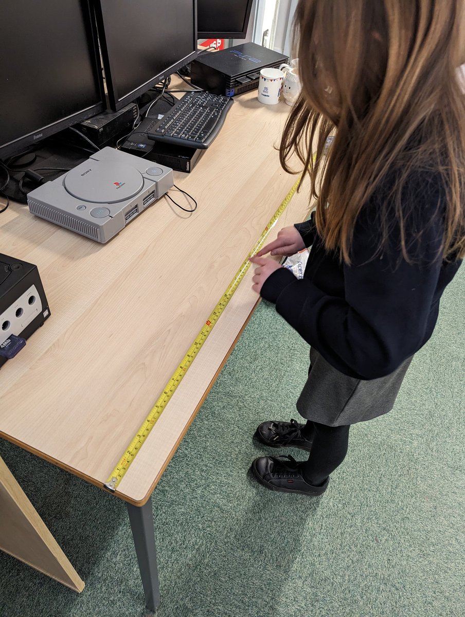 Mr Rose 👓💾 tweet media