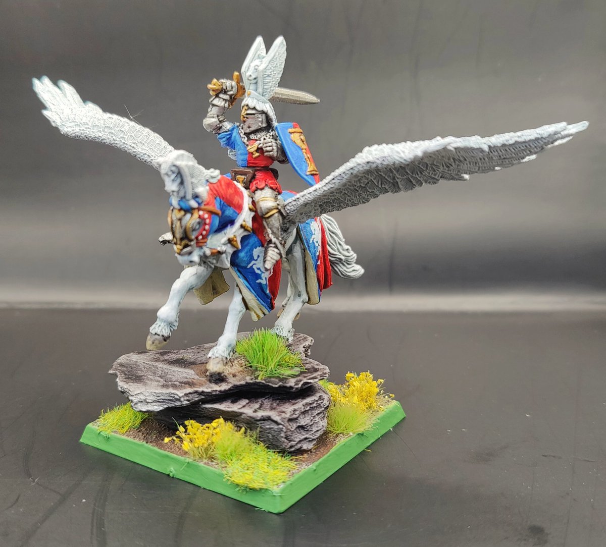 90percentgeek's tweet photo. If you see this, post a knight!

How about four of them! https://t.co/ITJxAuyYRx