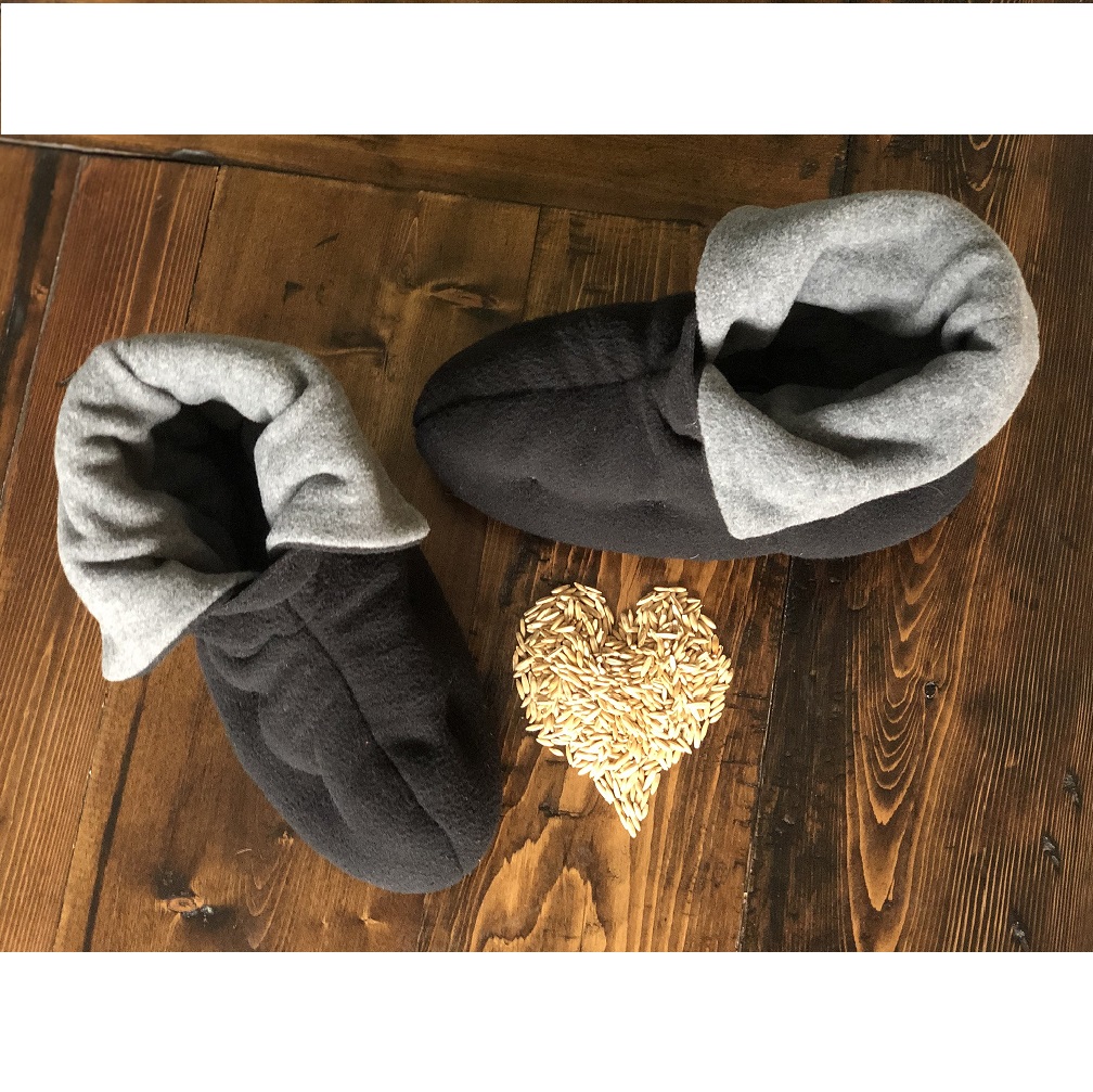 raynaudsorg's tweet photo. Quick warmth for your toes with @Cosysoles. Assuming you’re warming both slippers together (and trust me, if you heat only one slipper, your other foot will be really sorry!), it takes from 1.5 to 2.5 minutes (pending the size). https://t.co/qGa1aC8iXb #raynauds #warmtoes https://t.co/B6seF5js31