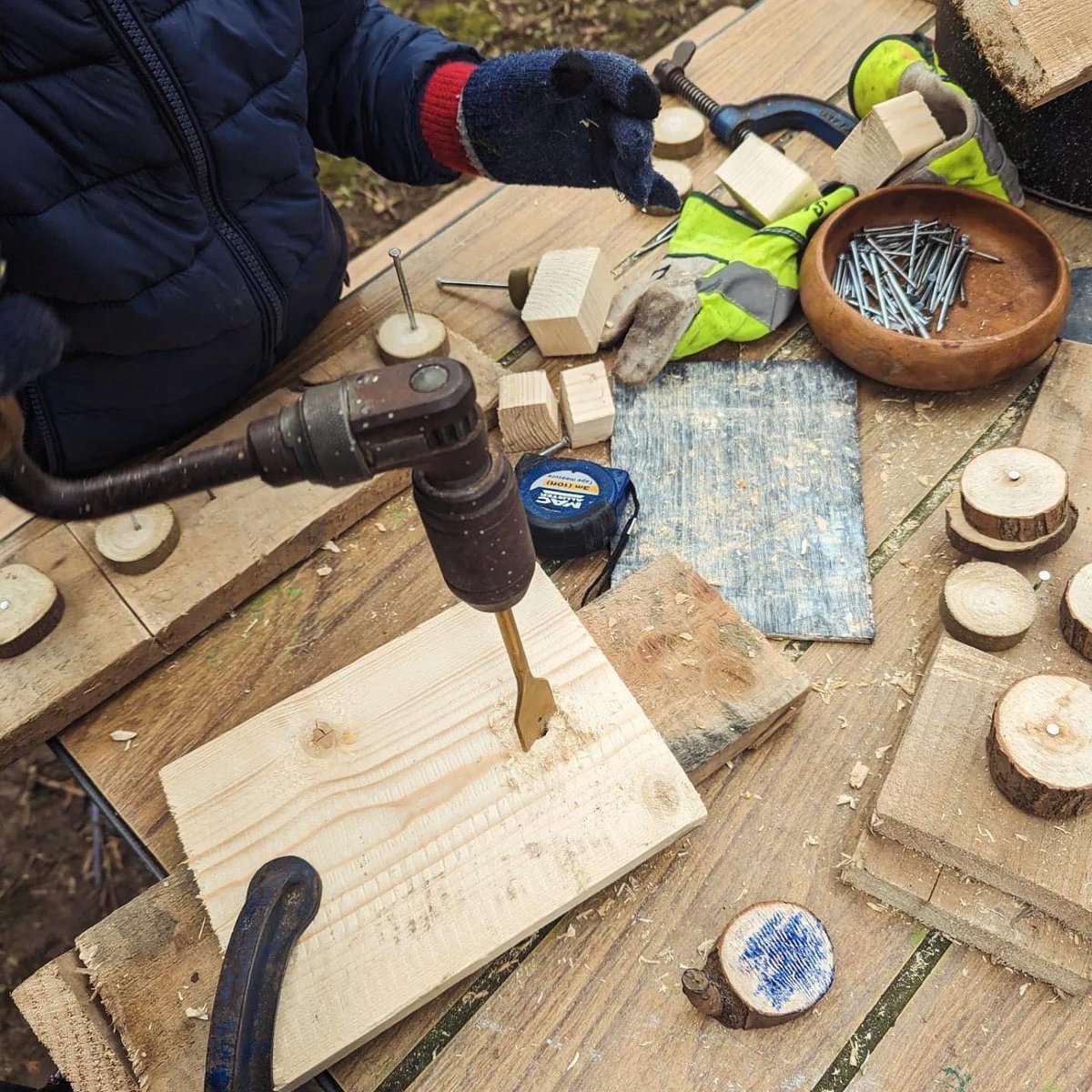 AshTreeEYFS's tweet image. Map making, designing, ball rolling, building, sawing and constructing today in our Forest School session. 🔨 🐦 #eyfsforestschool #eyfsoutdoorlearning @AshTreeKATPS