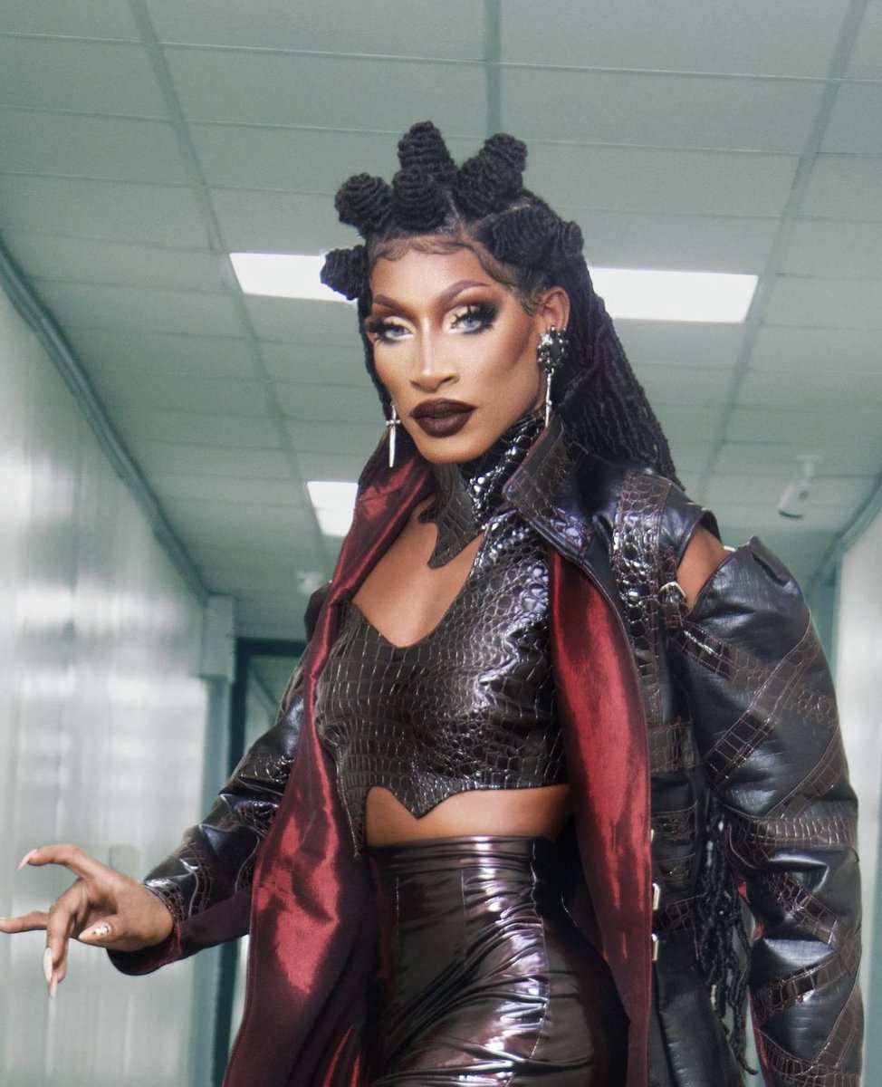 EssenceofDrag tweet media