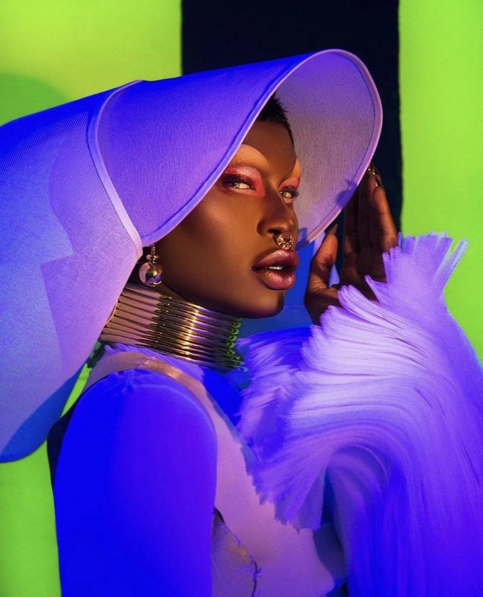 EssenceofDrag tweet media