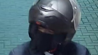 055_Nieuws's tweet photo. Apeldoorn - Gezocht - Overval op tankstation – Laan van de Mensenrechten – Apeldoorn https://t.co/vzbfJhEpFX https://t.co/QlJCZR818J