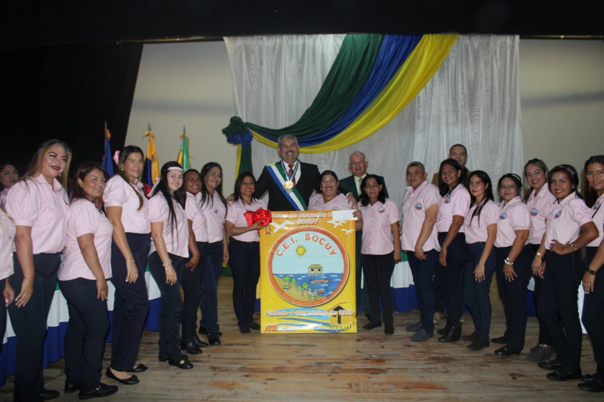 Alcalde @Luieszulia reconoció labor de 155 educadores, con la entrega de la Orden Dr. Luis Beltrán Prieto Figueroa del Concejo Municipal en acto especial solemne.  

Avanzamos e los 6 retos para la educación instruido por el presidente <a href="/NicolasMaduro/">Nicolás Maduro</a>
#FebreroAntiimperialista