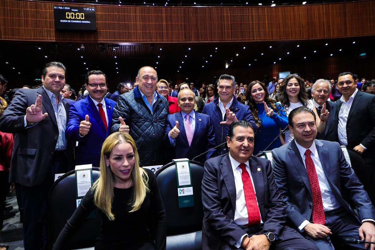 alitomorenoc's tweet photo. Estamos en Sesión de Congreso General para dar inicio al Segundo Periodo Ordinario de Sesiones del Tercer Año de Ejercicio de la LXV Legislatura de la @Mx_Diputados. ¡El PRI está listo para seguir defiendo a México! 🇲🇽 https://t.co/s9GMaIALYL