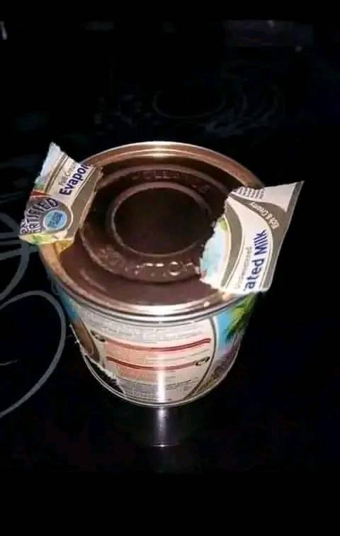 If your parents ever preserved tin milk this way gather here let's laugh together. 😂😂😂