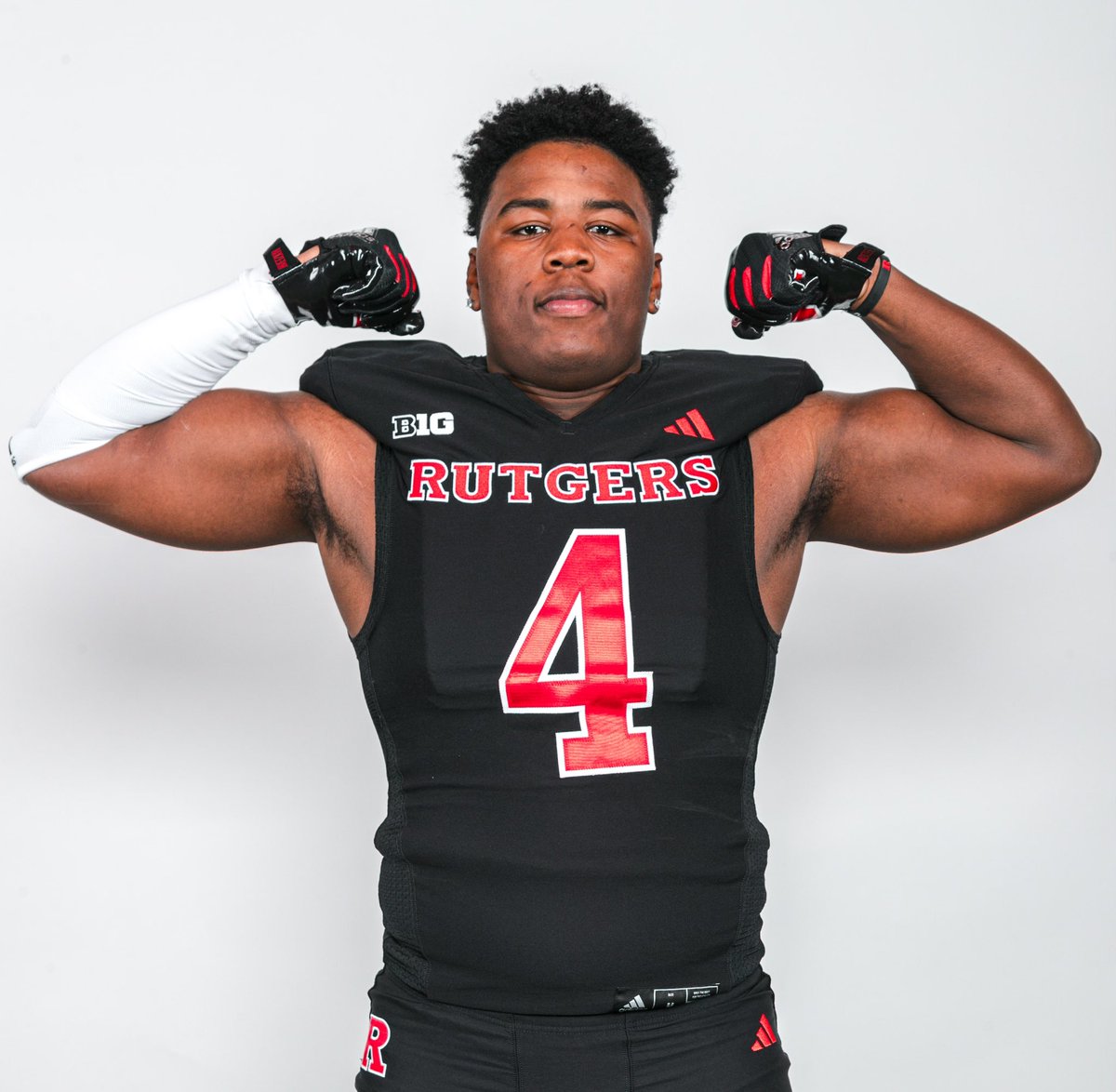 I had an amazing time at Rutgers University, thank you to all the coaches for having me! <a href="/GregSchiano/">Greg Schiano</a> <a href="/coachharasymiak/">Joe Harasymiak</a> <a href="/CoachCampenni/">Julian Campenni</a> @Coach_Ferrell55