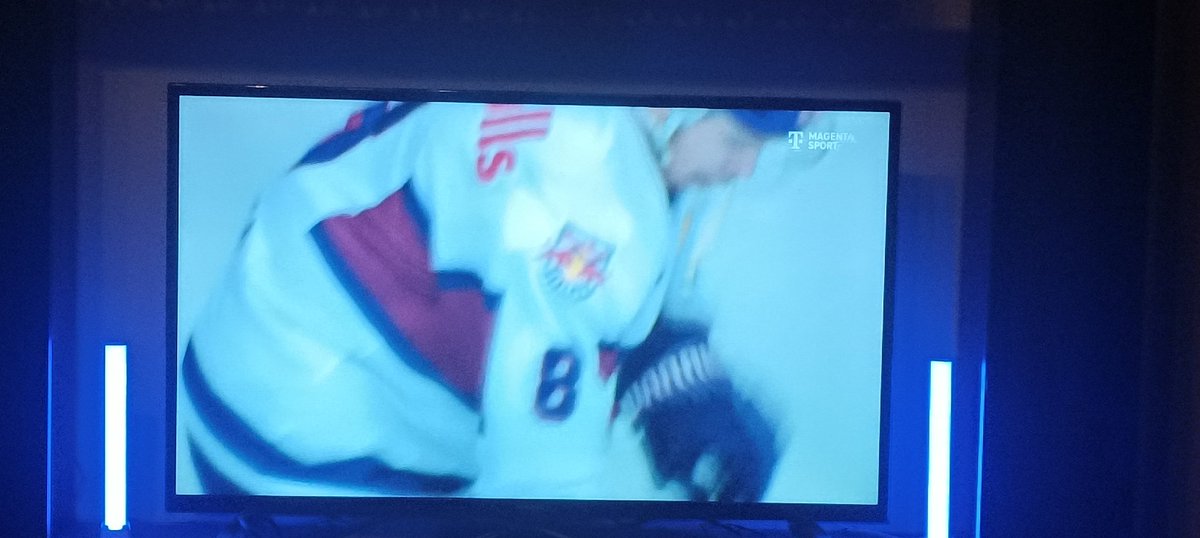 sgdtommy1953's tweet photo. So dann wollen wir uns mal der Krisenbewältigung stellen 💙🤍🏒🥅.
Auf geht's @RedBullMuenchen
#RBMvsSTR
#Miinga
#RedBulls https://t.co/Fu1hZwCRf5